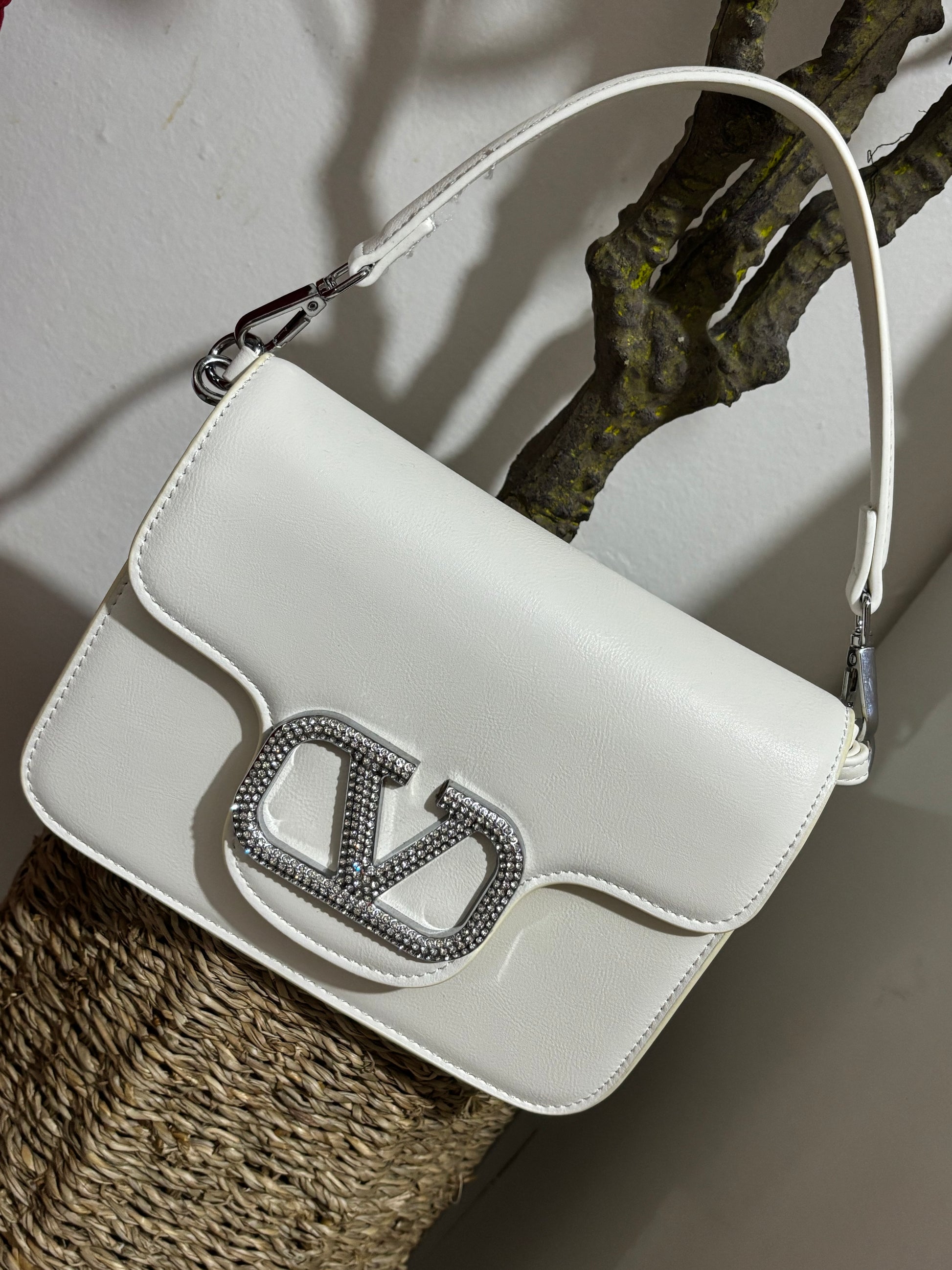 WHITE V-BAG